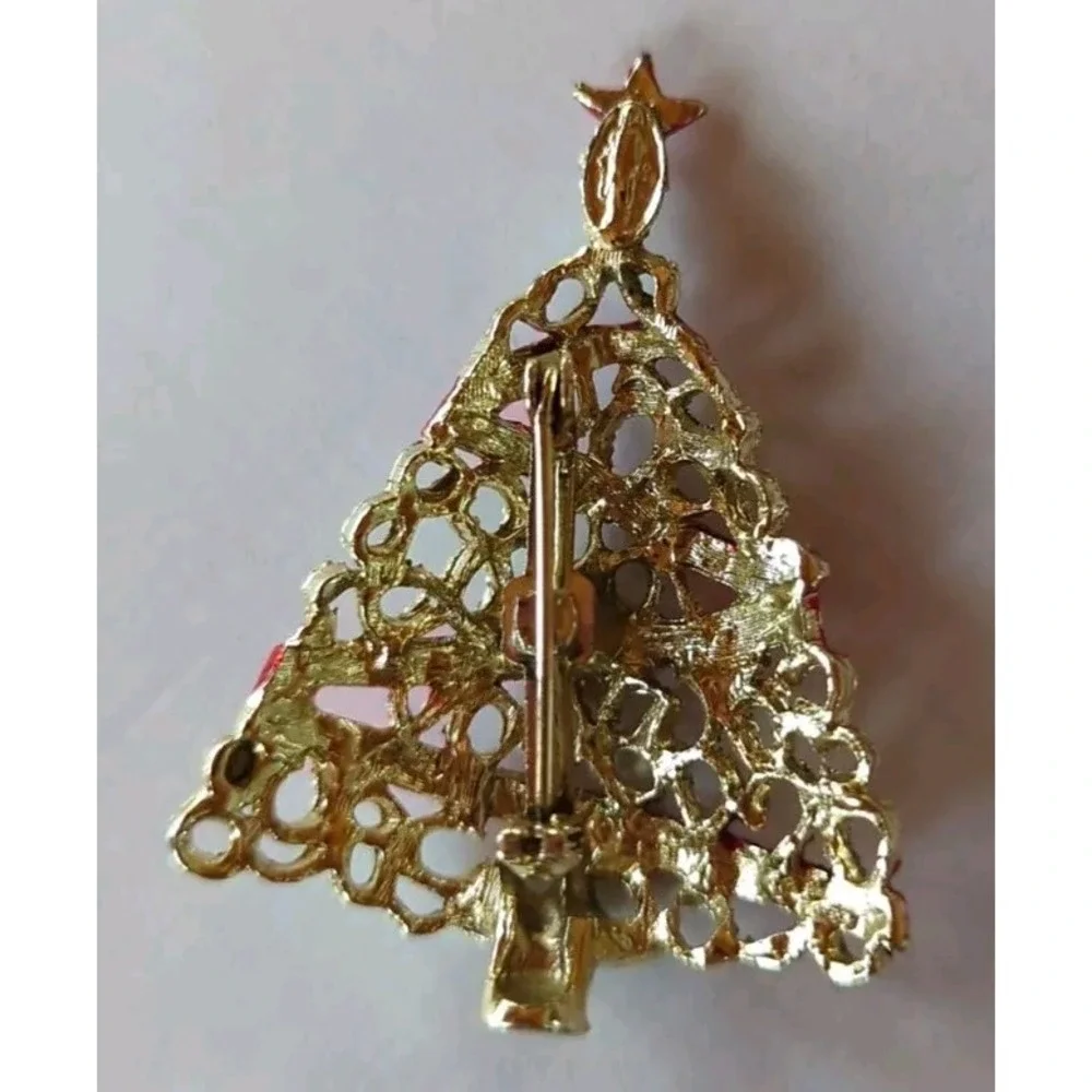 Vintage Christmas  Holiday Retro Brooch Pin Very Pretty